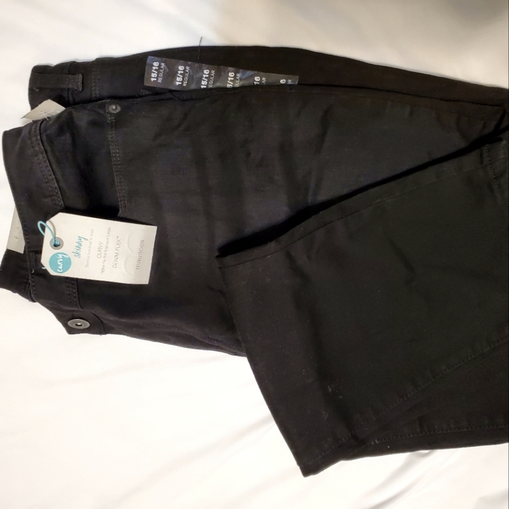 NWT Maurices Black Denim jeans